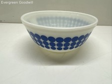 Pyrex Vintage 2.5 Qt Mixing Bowl