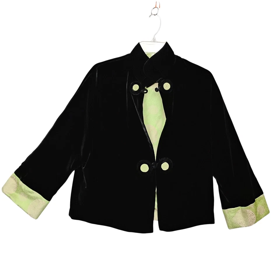 Chaqueta Shanghai Xu Haori Talla Pequeña Terciopelo Negro Con Forro Verde 2 Botones Foto 3 de 4