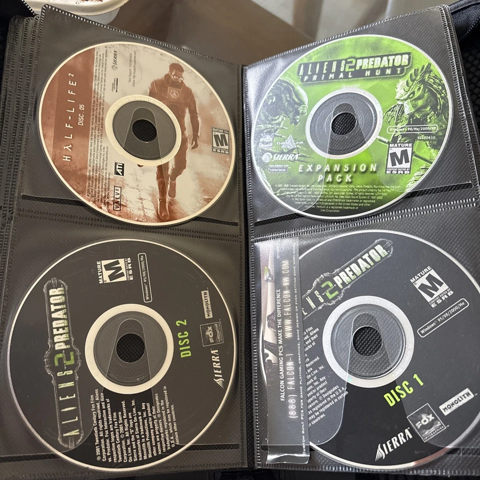 Lote de discos de videojuegos PC Half Life, Quake, Alien Predator, Alice, Star Wars Kotor Foto 3 de 4