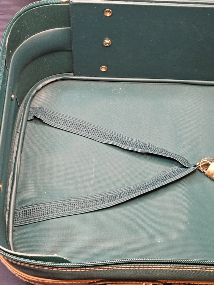 Maleta de viaje Jaguar verde con adornos de cuero - equipaje vintage Foto 3 de 4