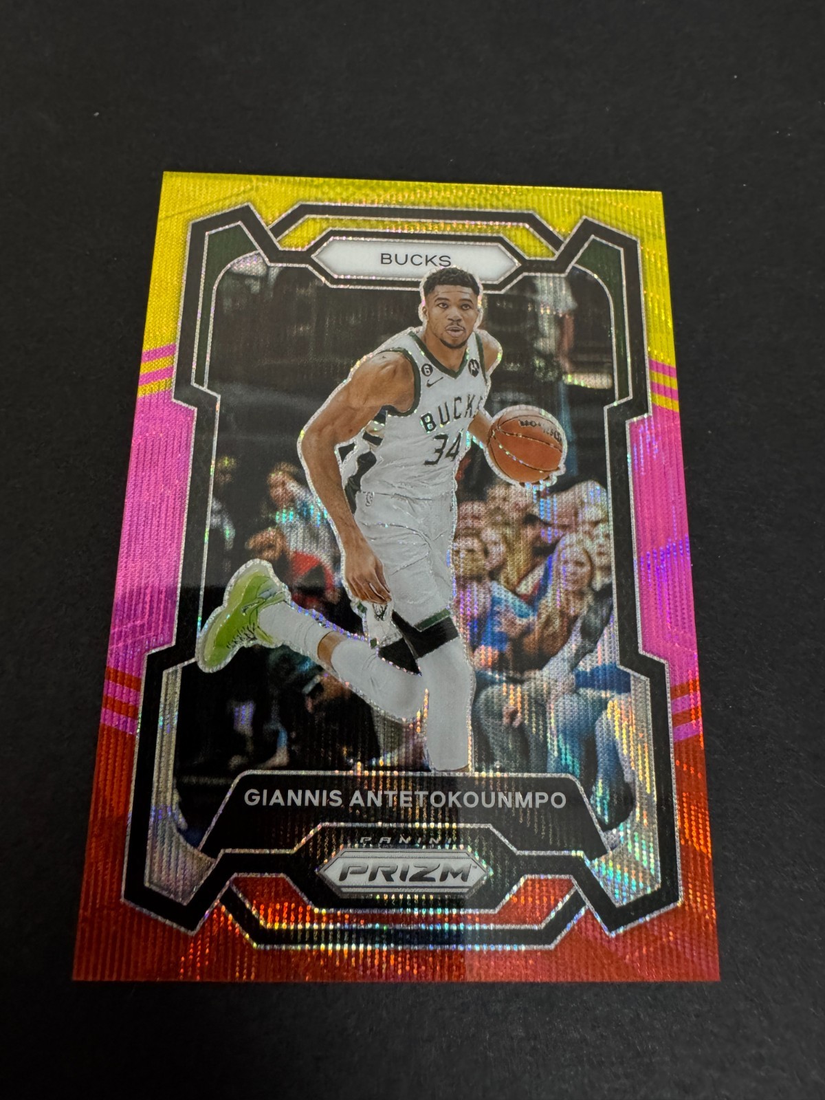 2023-24 Panini Prizm Giannis Antetokounmpo Multi Wave Prizm Bucks /88 #103