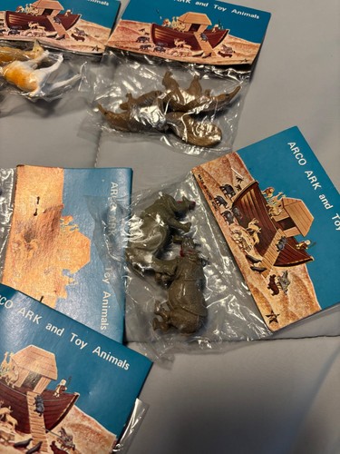 9 VINTAGE 1970's Toy Arco NOAHS ARK ANIMALS TOY ANIMALS IN PACKAGES - Picture 3 of 4