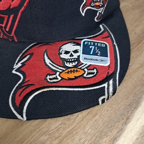 Gorra de colección Tampa Bay Buccaneers ajustada 7 1/2 logotipo grande AOP Reebok defectuosa - Imagen 10 de 19