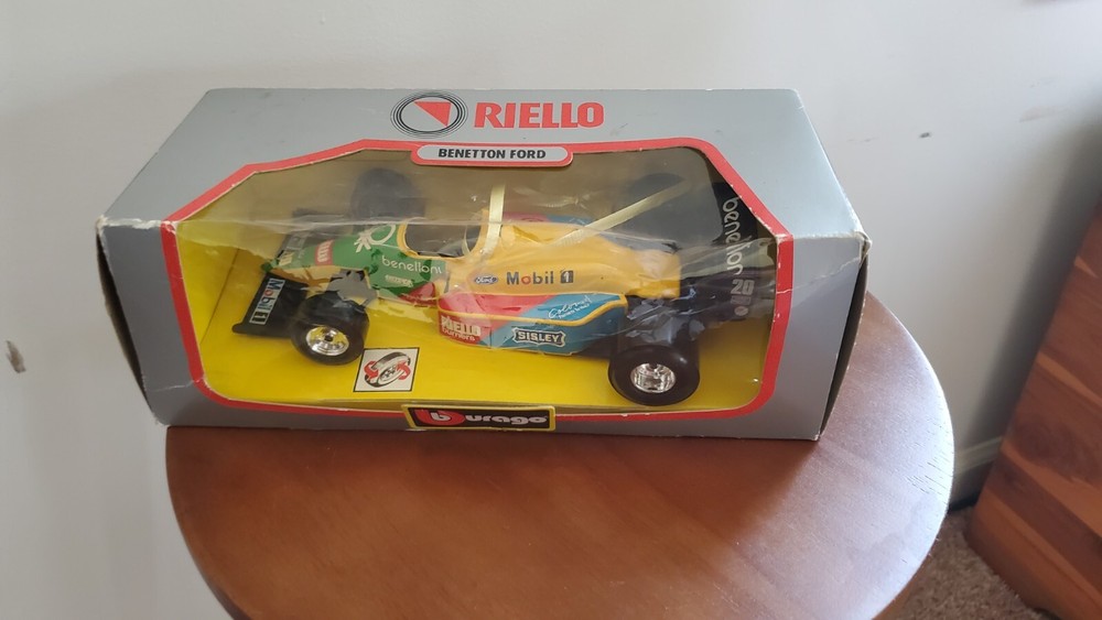 Burago 1/24 Benetton Ford F1 Diecast Race Car Model Collectible