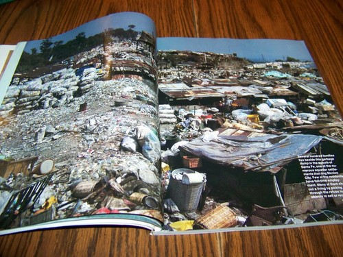 GEO Magazine 1981 Tibet-In-Exile / Robots / Charleston / Mexico City Aquaculture - Picture 4 of 9