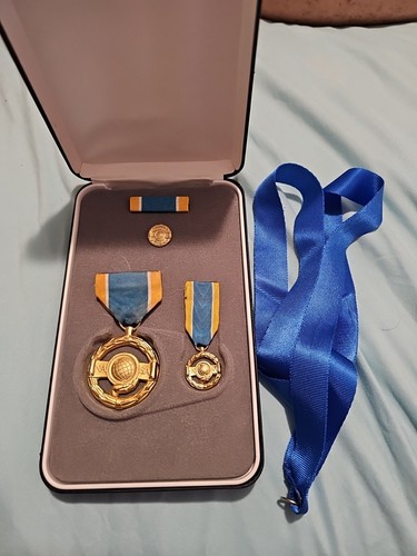 NASA Exceptional Service Medal set in original Case