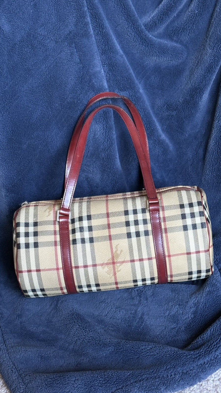 Authentic Vintage Burberry Barrel Bag – Iconic House Check with Red Leather Trim image 4