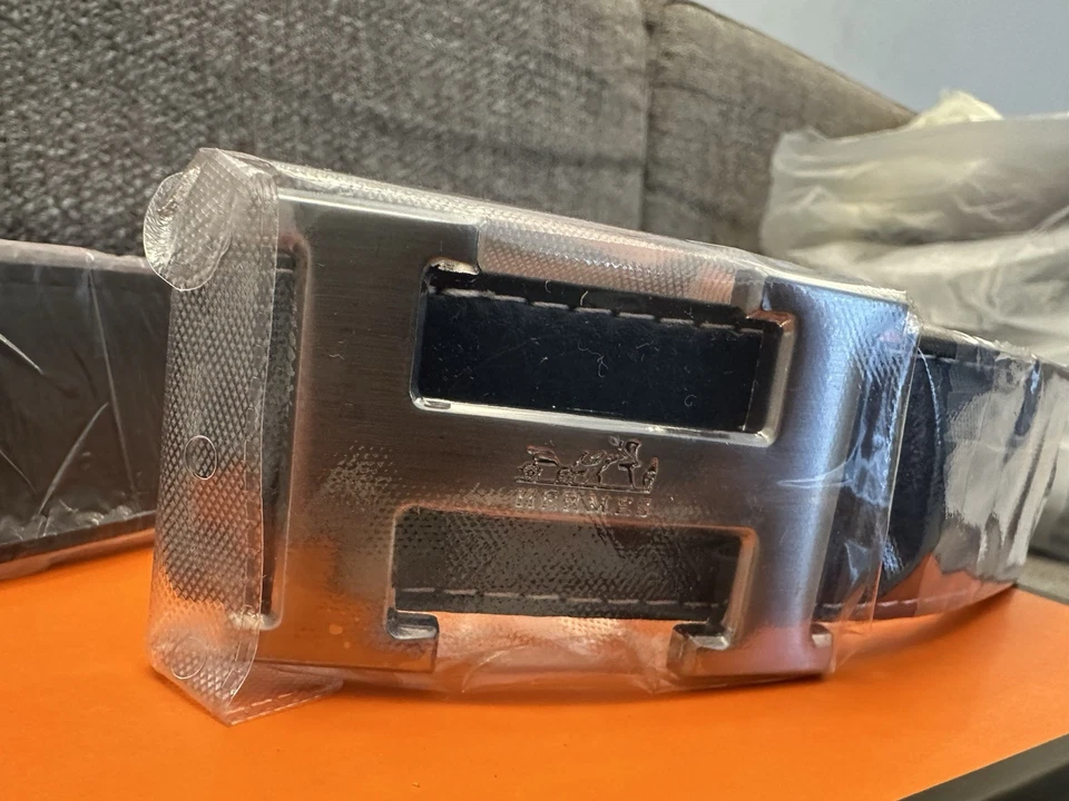 HERMÈS CINTURA UOMO 38MM REVERSIBLE LEATHER STRAP TOGO CALFSKIN - 115 Cm - NUOVA - Imagen 2 de 4