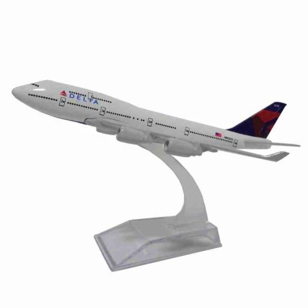 ✨非売品✨デルタ航空 Boeing 747-400 1:200✨ Amazon.com: Flight Miniatures Delta (07-Cur) 747-400 1:200