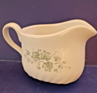 CORELLE BY CORNINGWARE CALLAWAY PATTERN GRAVY BOAT NO UNDERPLATE WITH SWIRL