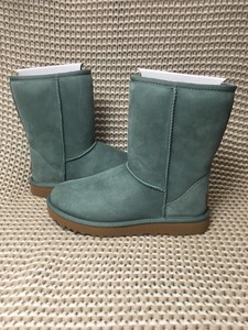 sea green uggs