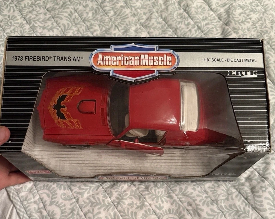 Coche de metal fundido a presión Red Firebird Trans AM 1973' escala 1/18 ERTL American Muscle   Foto 3 de 4