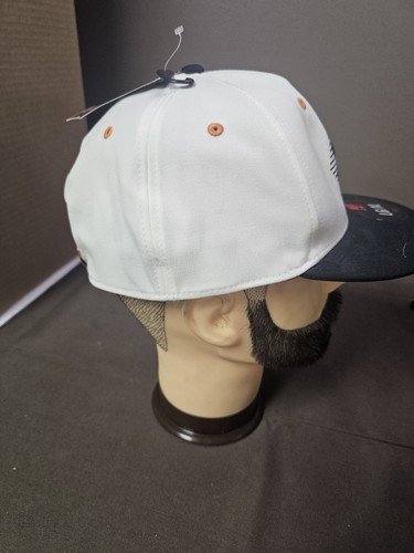 Under Armour Heat Gear Hat. White and Black Adult L/XL new with tags - Picture 8 of 9