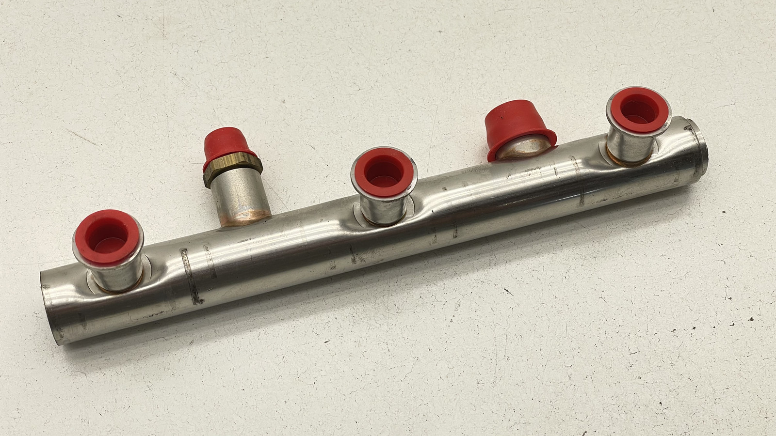 2011-2017 VW AUDI Left Fuel Rail OEM #06E130089Q