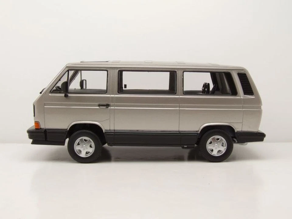 VW T3 Bus Multivan Magnum 1987 Grigio Chiaro Modellino 1:18 KK Scale - Immagine 3 di 4