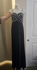 Women WINDSOR Homecoming/Prom/Formal Black Stones Evening Gown SIZE 7/8 Dress