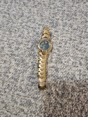 Elgin Women's Gold Watch Round Abalone Dial on a Gold Linked. CLEAN