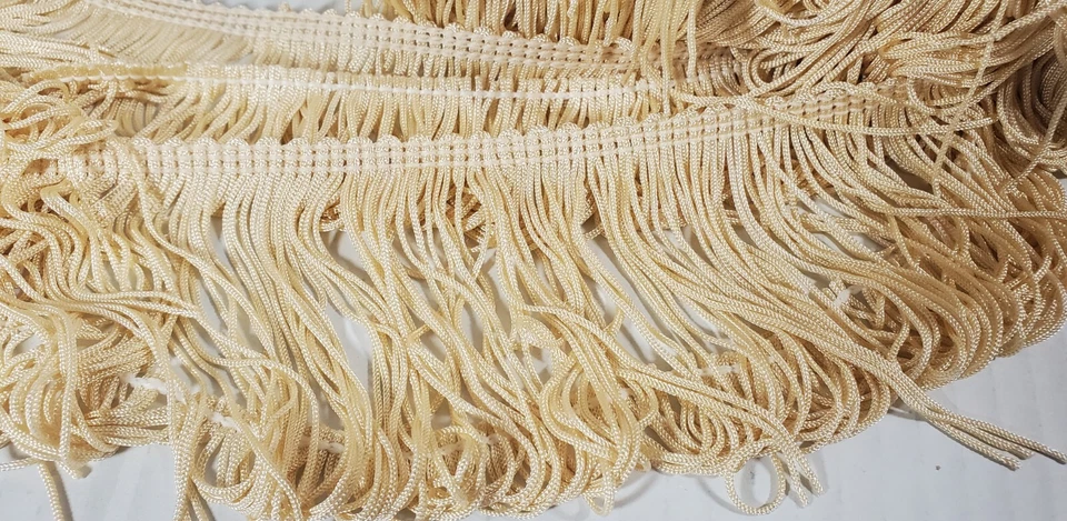 Винтажная шелковая швейная бахрома/отделка - светло-бежевый - четыре штуки - 27,5 ярдов - Изображение 3 из 4