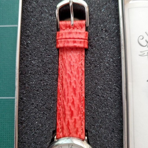 Tintin Wristwatch with Case Vintage Leather Belt Red Japan Free Shipping - Picture 3 of 6