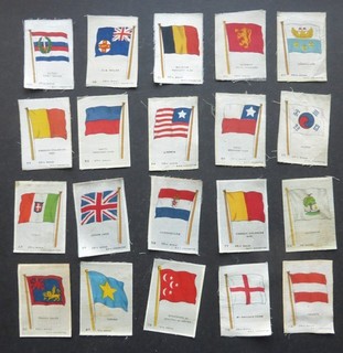 Cigarette Trade Cards (Silks) : 20 silk flags