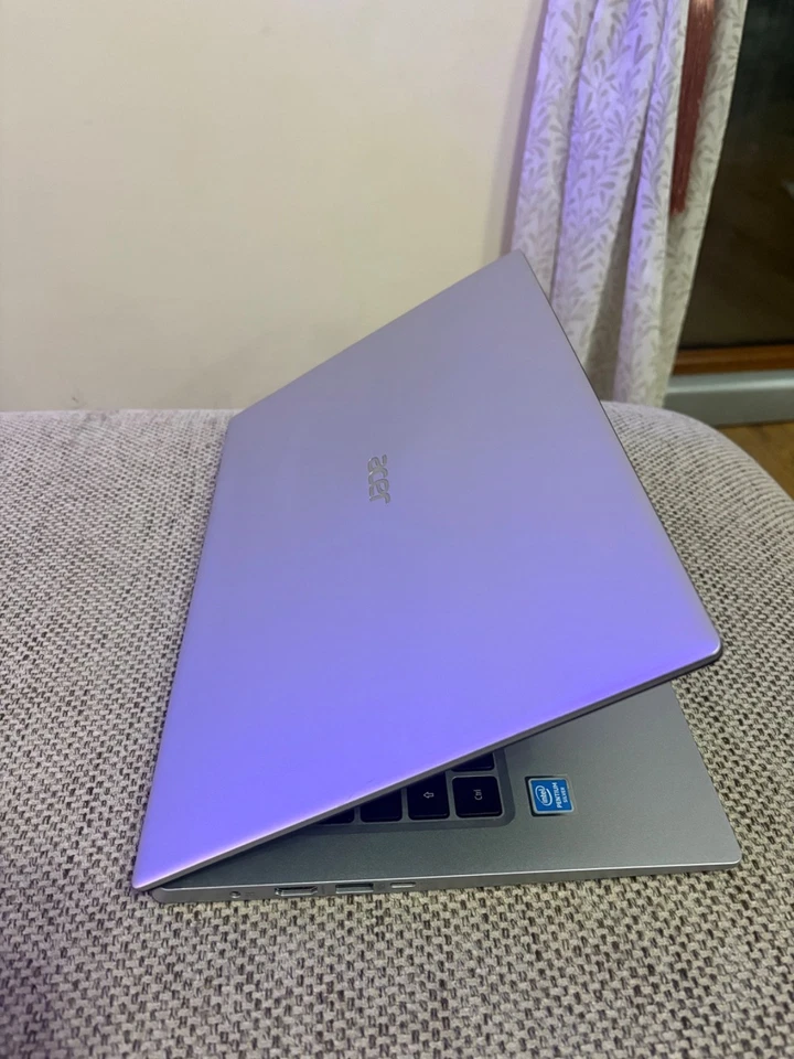 PC portatile Acer Swift 1: 14 pollici, argento, leggero. Modello N20H2 - Immagine 3 di 4