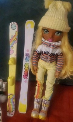 Rainbow High Sunny Madison Special Edition ''Winter Break'' Fashion Doll 