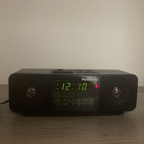Vintage Panasonic RC-X220 Radiowecker AM/FM mit hinterem AUX-Audioeingang