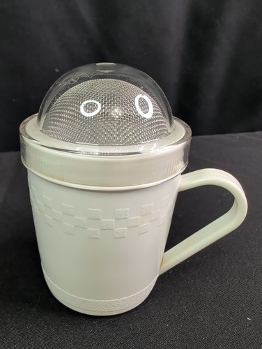 Pampered Chef Powdered Sugar Shaker #1695 Small with lid RETIRED Vintage Checker