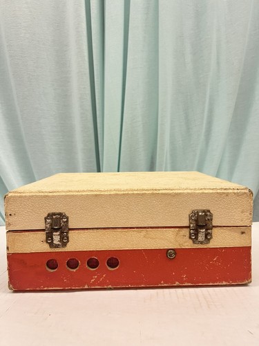 VINTAGE RED & WHITE SILVERTONE RECORD PLAYER Model 3250 - Picture 7 of 9