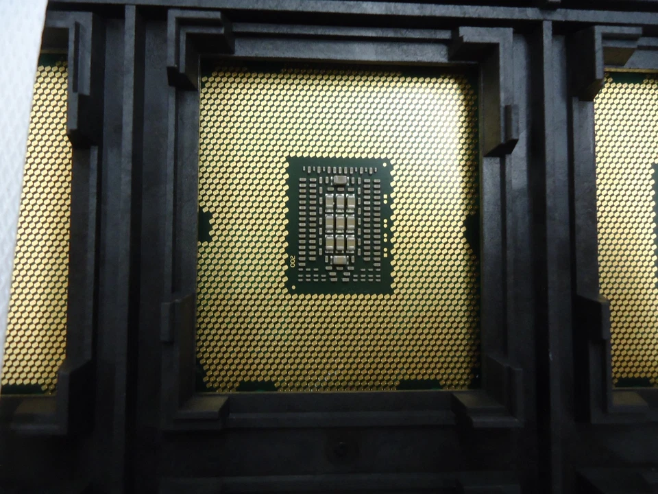 Procesador Intel Xeon CM8062107184424 QBEB (ES) E5-2680 grado A ¡Tire limpio! Foto 2 de 3