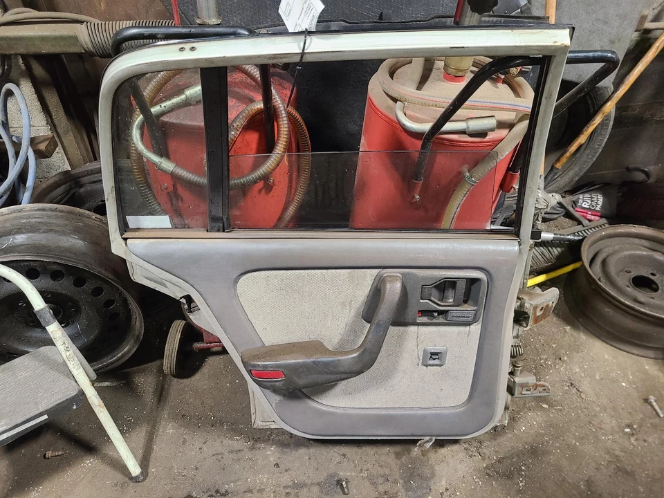 Used Rear Left Door fits: 1986 Pontiac Grand am electric Rear Left Grade A Foto 2 de 3