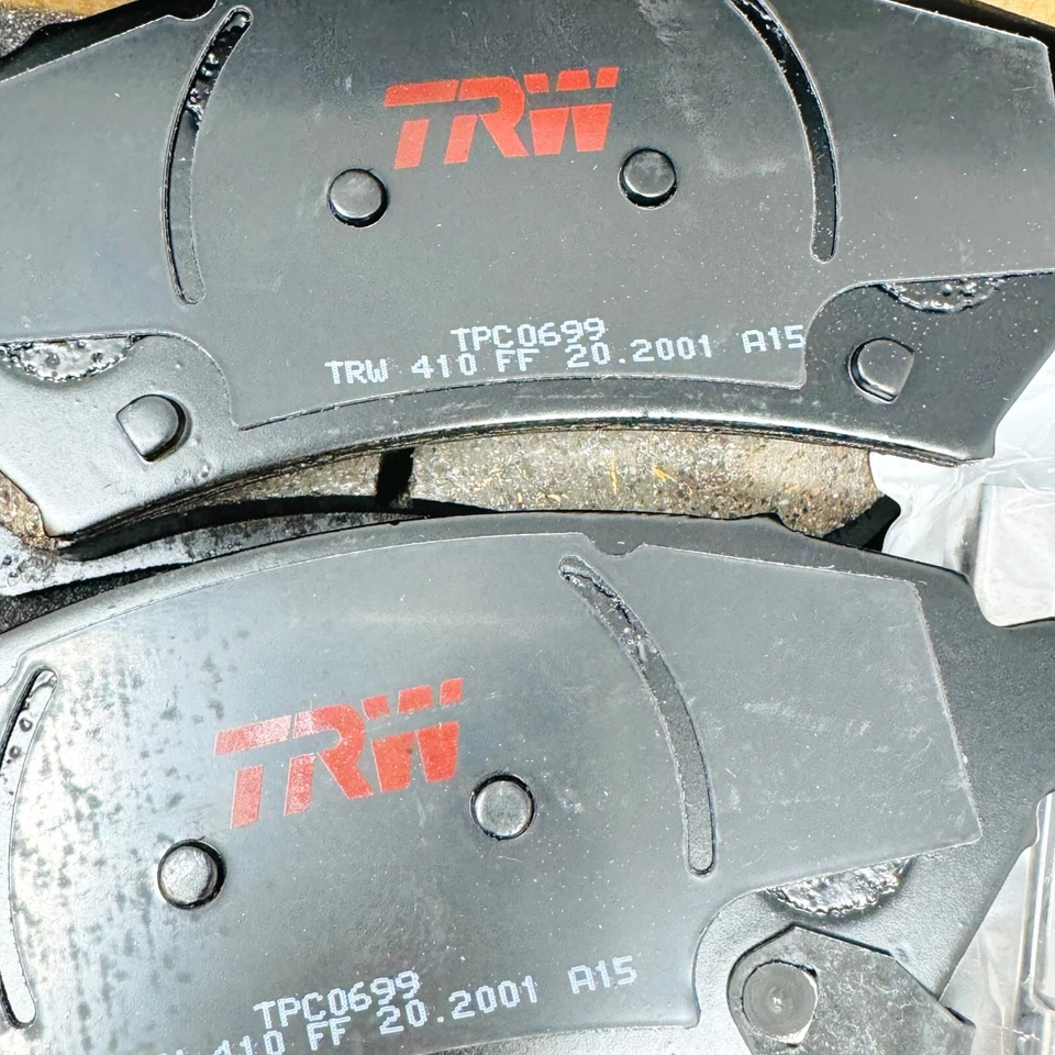 Juego de pastillas de freno de disco delanteras TRW TPC0699 para Chevrolet Impala, Buick Lesabre Century Foto 3 de 4