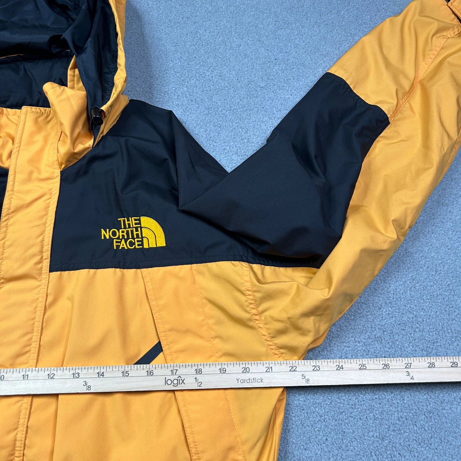 north-face vintage packable rain hooded jacket