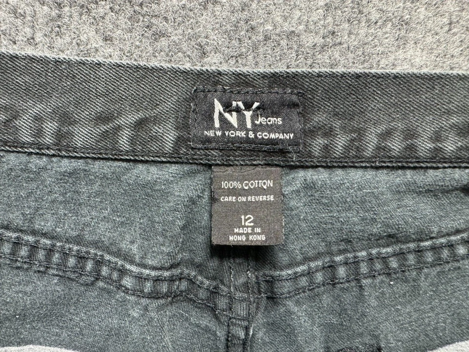 Vintage New York & Company Denim Jean Shorts Cuffed Women's Size 12 Black Faded - Image 3 of 4