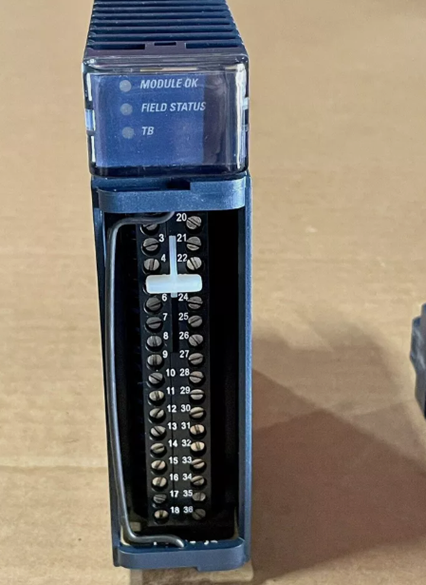 New GE FANUC IC695ALG600-BC RX3i PLC Universal Analog Input Module