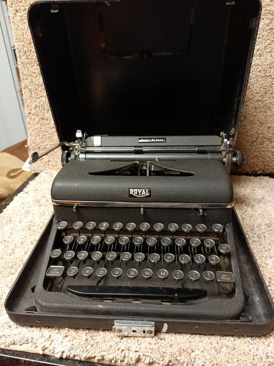 Vintage 1947 Royal Black Quiet De Luxe Portable Typewriter W