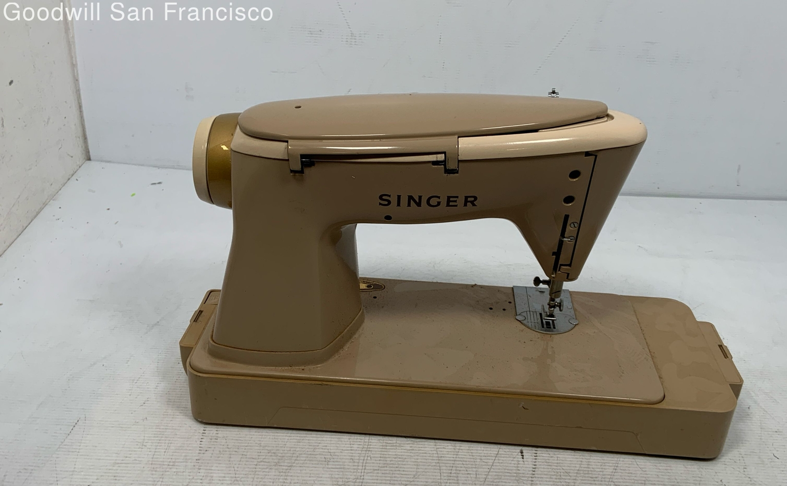 Vintage Singer 503A Household Sewing Machine Quilting Portable Beige