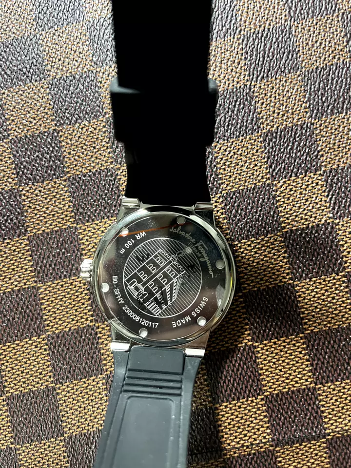 100% Authentic  Swiss Made Ferragamo F-80 Silicone Men Watch with date  - Image 3 of 4