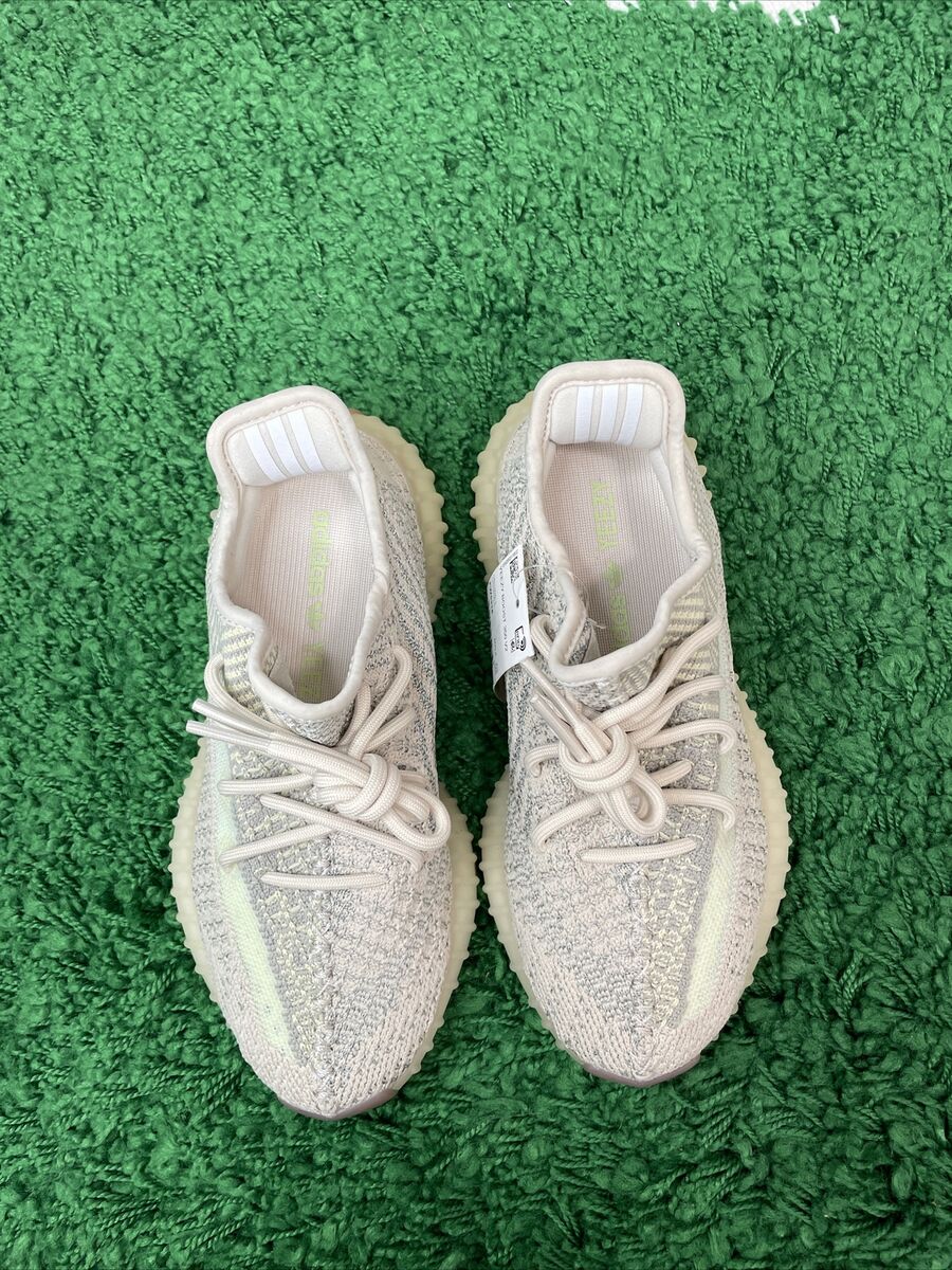 Size 4 - adidas Yeezy Boost 350 V2 Citrin Reflective 2019 Size 4 - adidas Yeezy Boost 350 V2 Citrin Reflective 2019