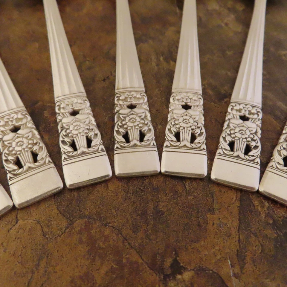 Oneida Coronation Set 8 Round Soup Spoons Community Silverplate Flatware Lot W - Image 2 of 4