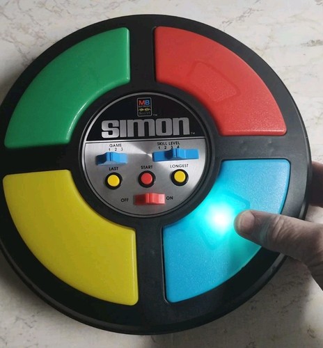 SIMON Milton Bradley Electronic Simon Game 1986 Tested Works New Batt & Bulbs - Picture 17 of 18