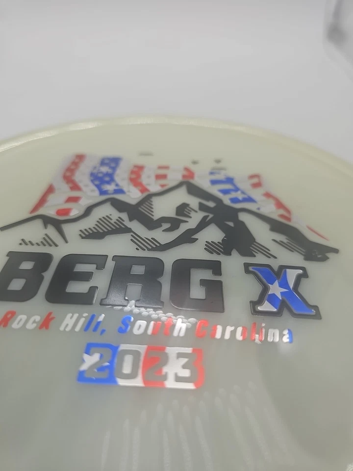 Berg X 特别版国旗邮票适用于 USDGC 2023 Kastaplast Glow First Run 175 克  — 第 4/4 张图片