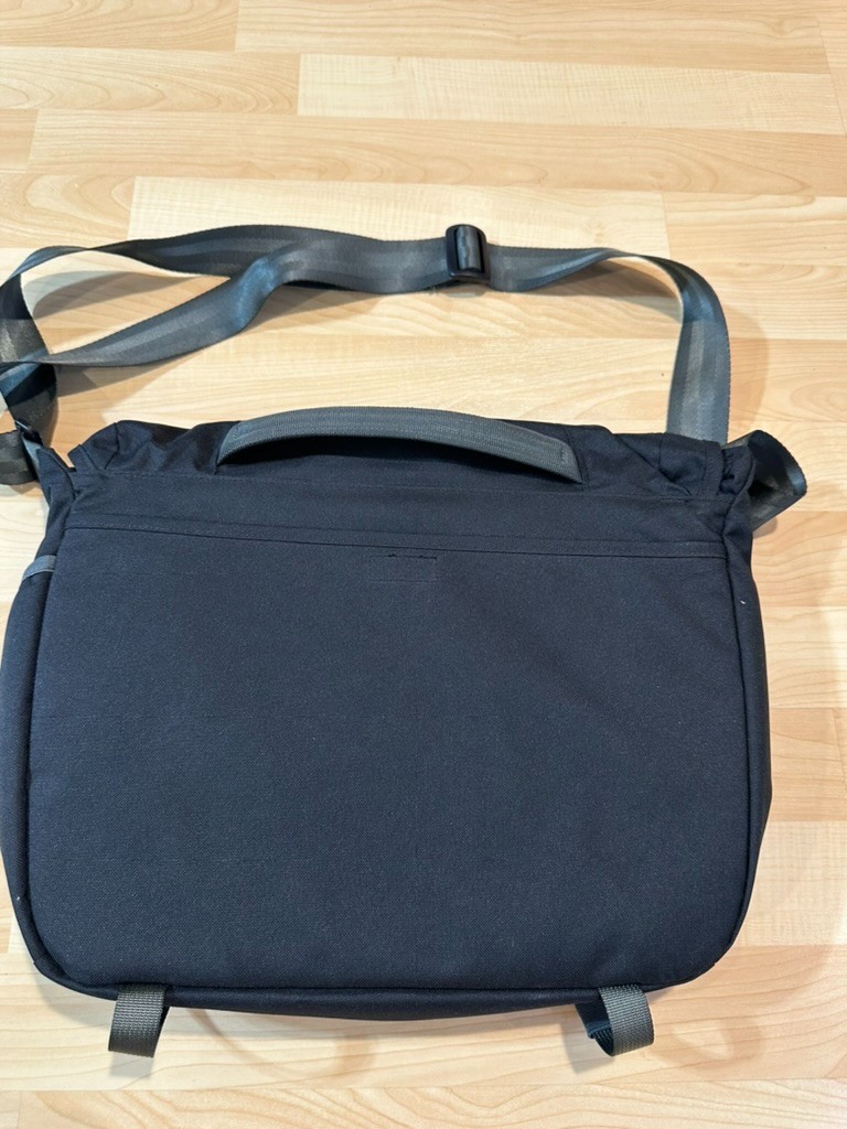 バッグ Patagonia Mini Messenger Bag Patagonia Half Mass Mini Messenger Bag Black Adjustable