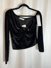 Elodie Women's Long Sleeve V-Neckline Crop Top Black, Size M