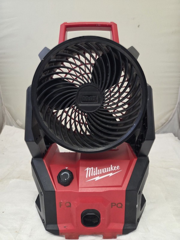 Milwaukee M18 18V Brushless PACKOUT Jobsite Fan - Cordless Portable Ventilation