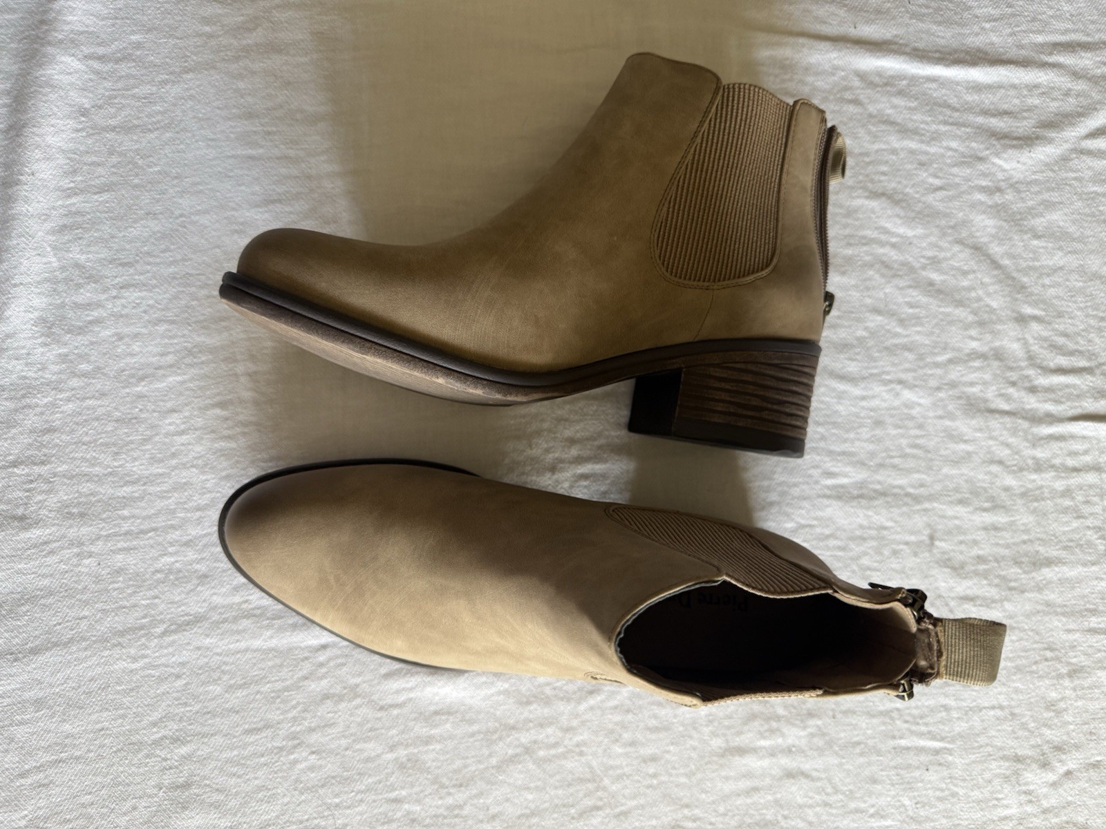 Pierre Dumas Women’s Gossip-1 Bootie Tuape Faux Leather Size:10 2” Block Heel