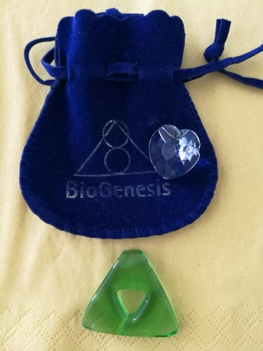 Biogenesis Lichtwerkzeug Herzanhänger und grüner Trinity lesen Meister Lantos