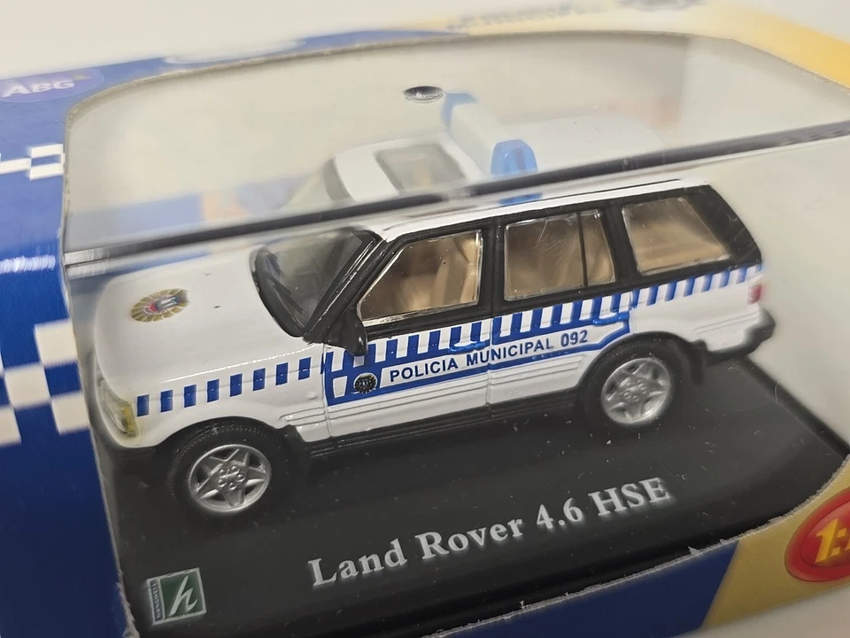 CARARAMA 1/72 LAND ROVER 4.6 HSE POLICIA MUNI OO MODEL RAILWAY SCALE POLICE CAR - image 2 of 2