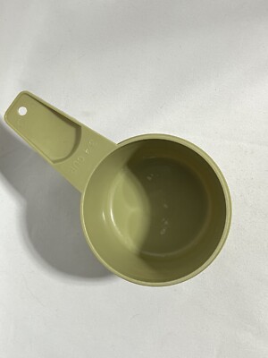 Tupperware 762-1 GREEN Nesting Measuring Cup 3/4 Replacement Olive Avocado