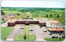 Postcard OH Cleveland Ohio The Parkbrook Airport Motel Howard Johnsons B77